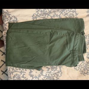 Size 11 skinny jegging.